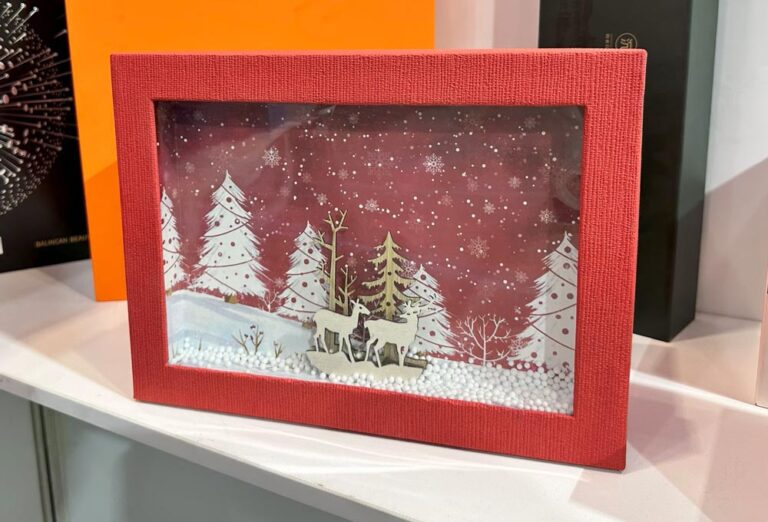 VANA Specialty Packaging Gallery - Rigid Presentation Boxes